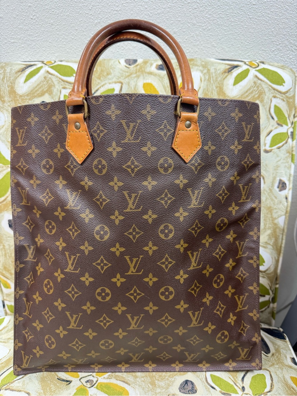 Louis Vuitton Sac Platt Monogram Tote with Certificate of Authenticity